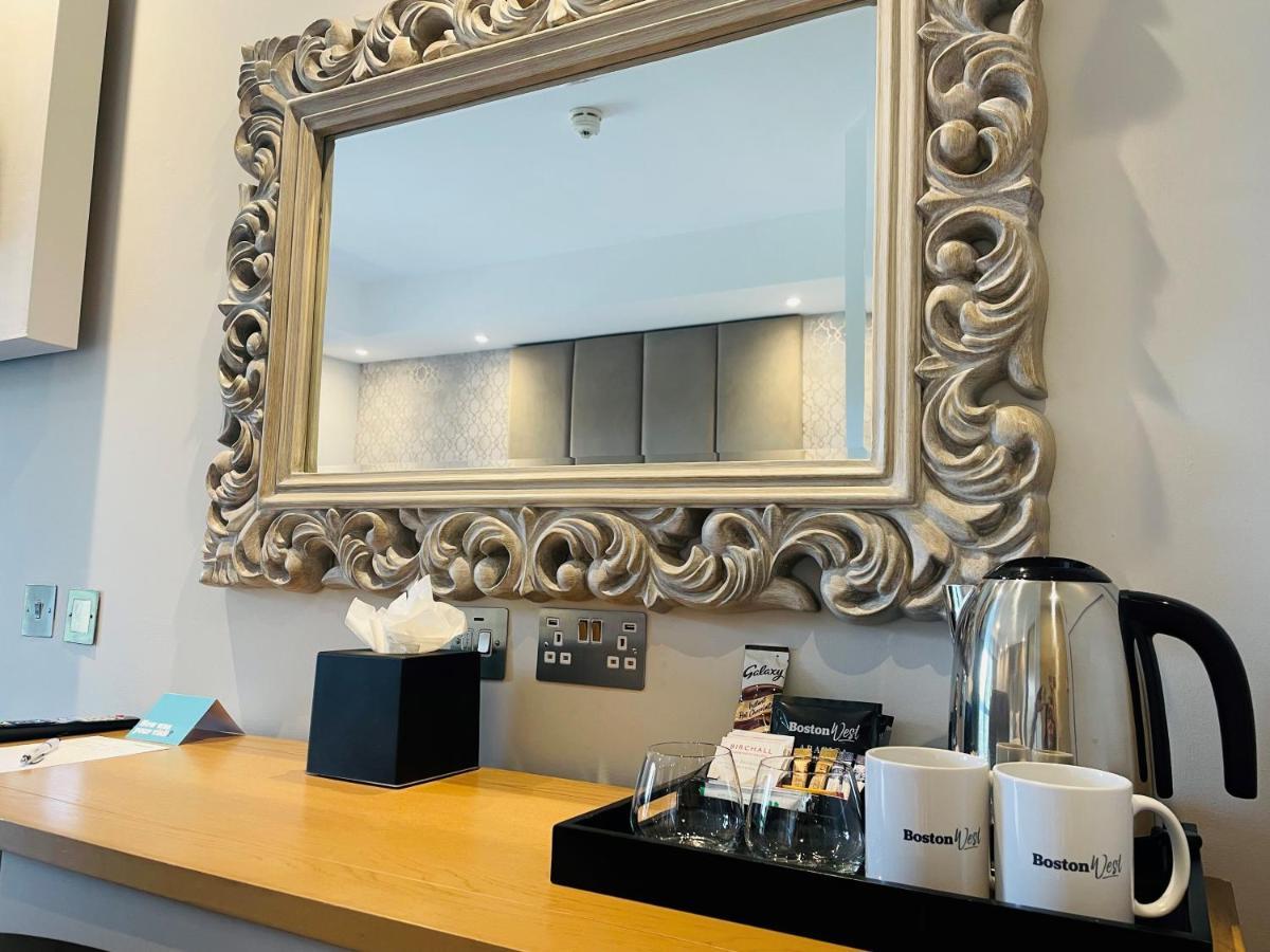 Boston West Hotel Εξωτερικό φωτογραφία